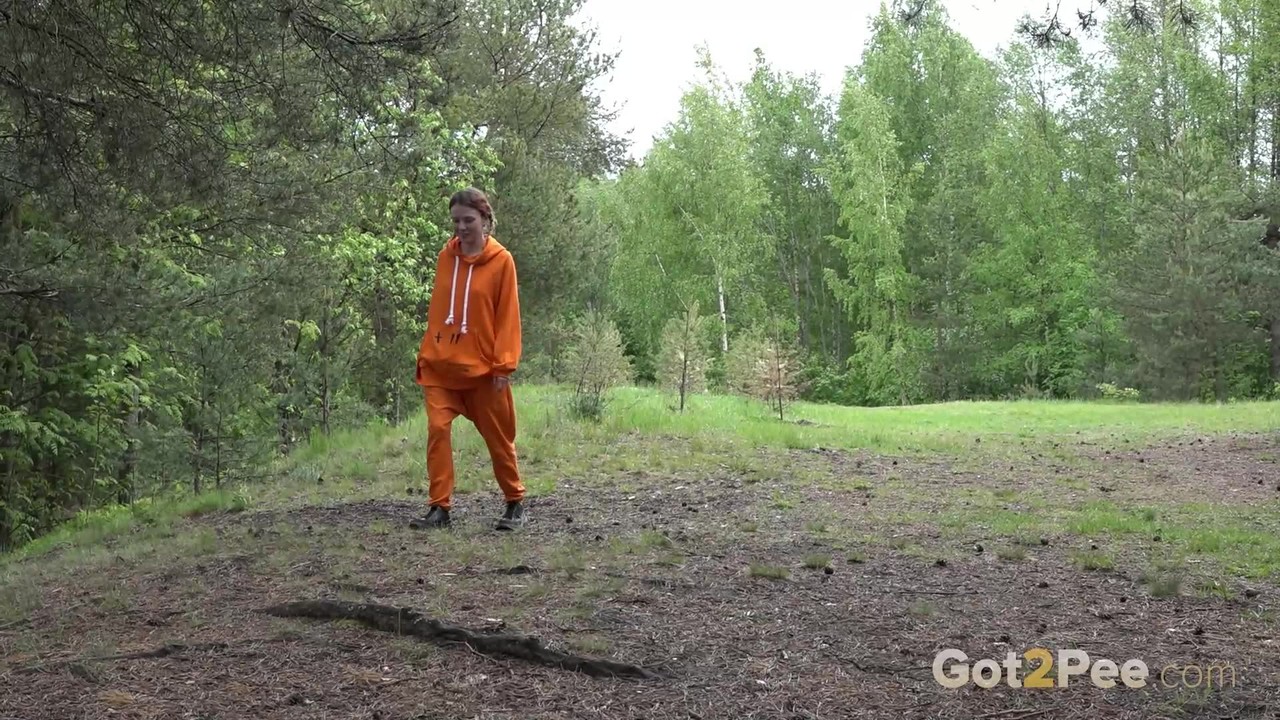 European girl pees over the ground in the woods 色情照片 #428753332