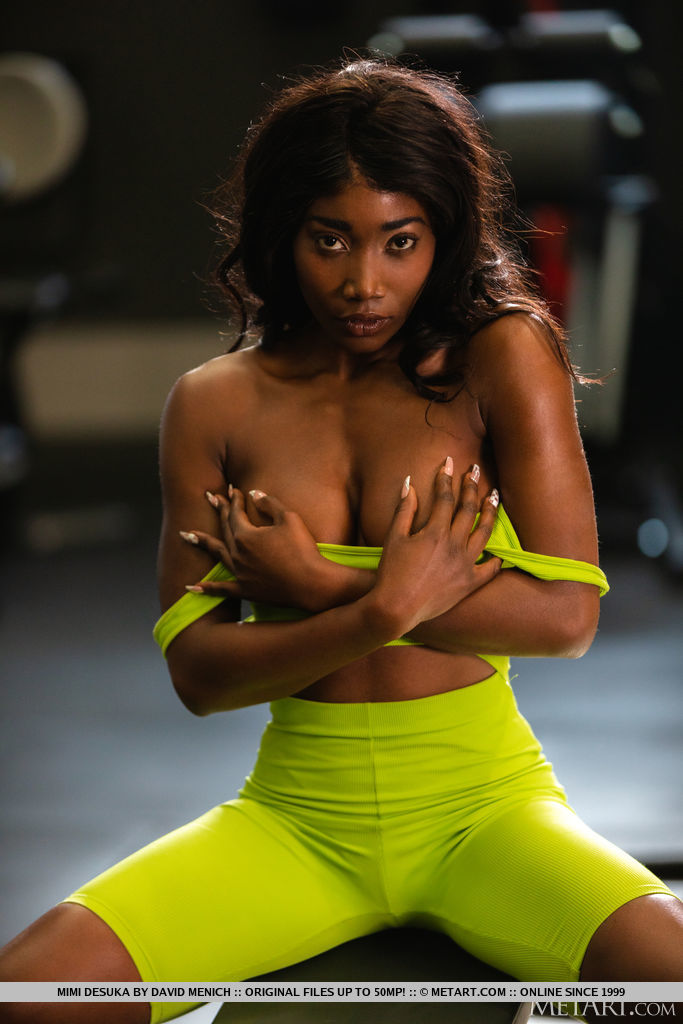 Athletic Black beauty Mimi Desuka bares her lovely breasts, nipples stiffening ポルノ写真 #423716079 | Met Art Pics, Mimi Desuka, Ebony, モバイルポルノ
