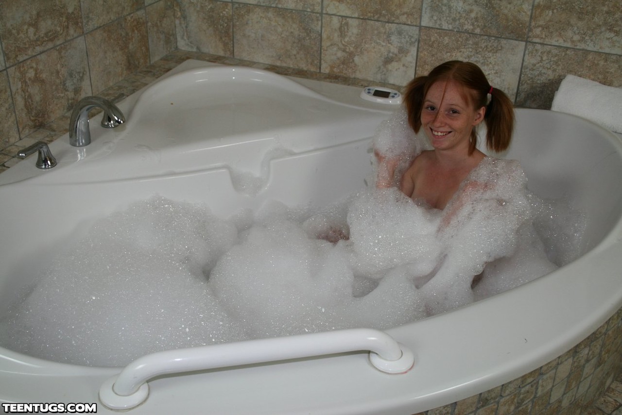 Young looking redhead Alyssa Hart jerks off her stepfather in the bathtub zdjęcie porno #424575952 | Teen Tugs Pics, Alyssa Hart, Bath, mobilne porno