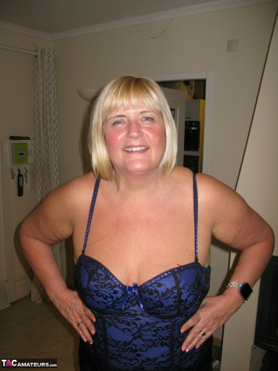 Older Blonde Bbw Chrissy Uk Looses Her Boobs From Lingerie During Solo Action