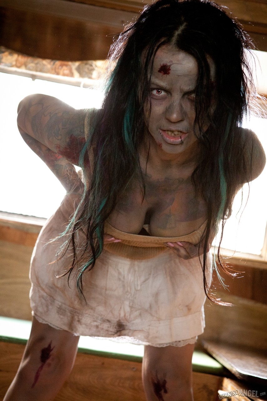 Savage horny zombie Brittany Lynn spreading pussy with hot hard nipples foto porno #425585486
