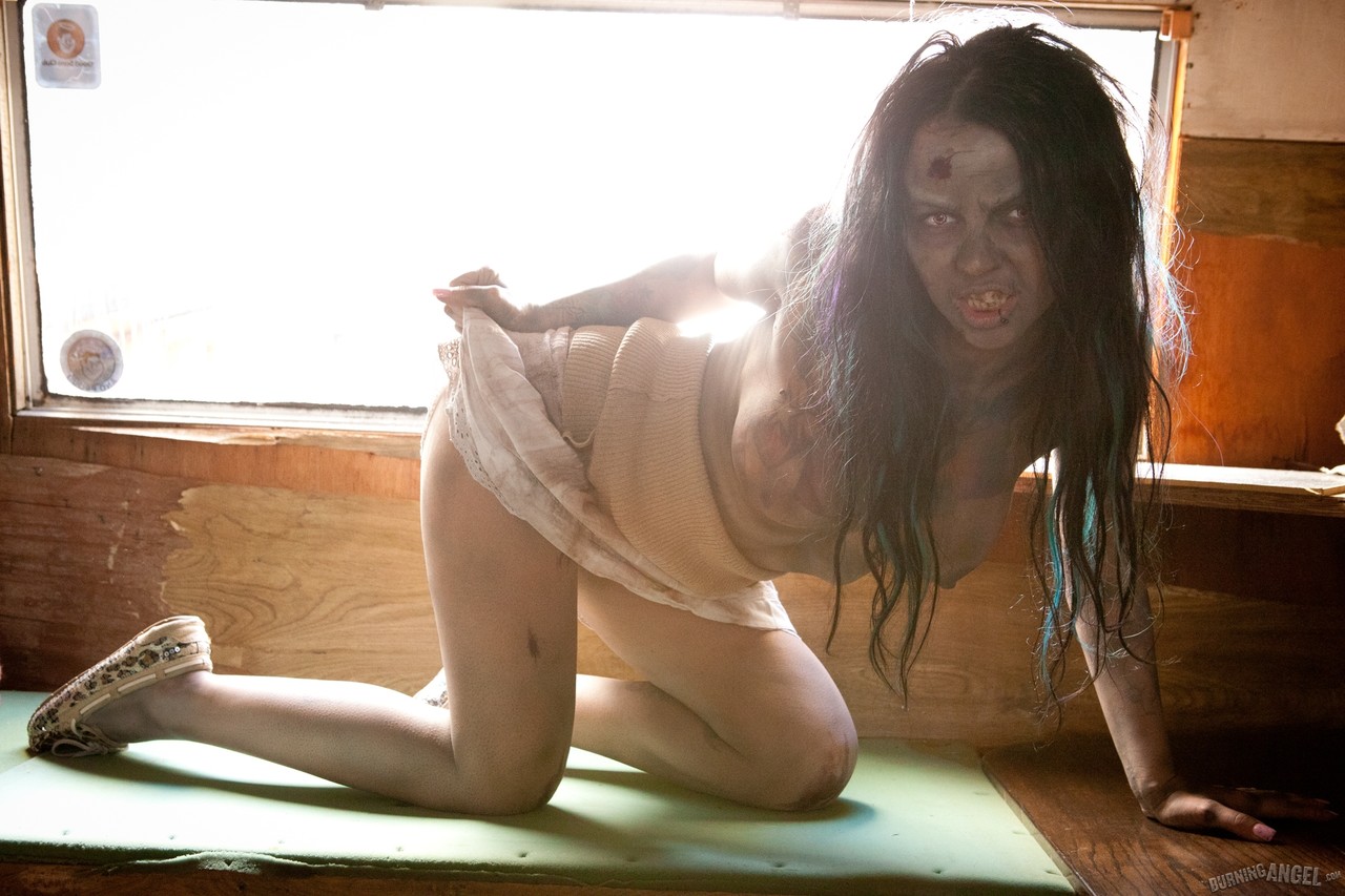 Savage horny zombie Brittany Lynn spreading pussy with hot hard nipples foto porno #426579313