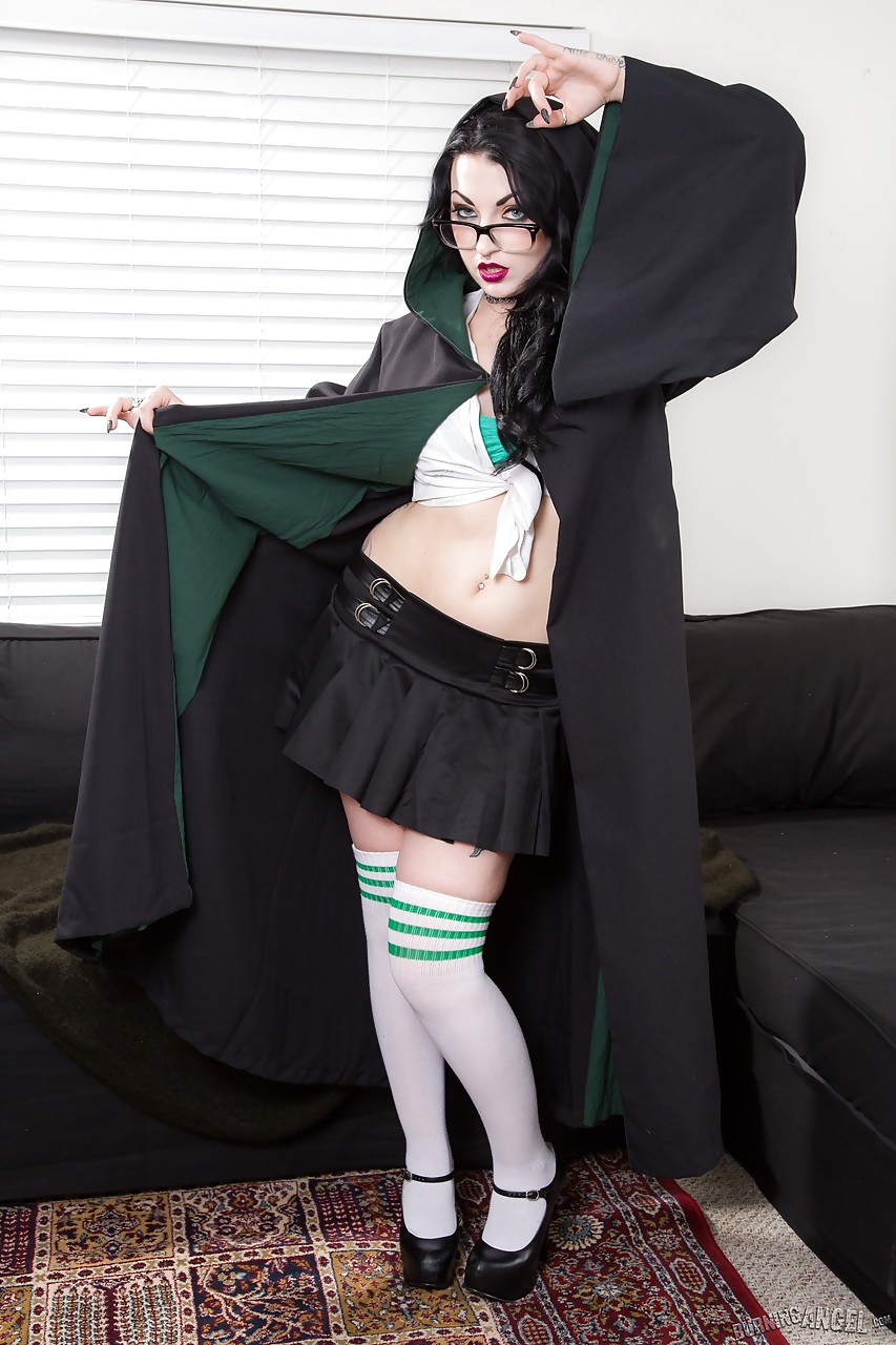 Nerdy goth Draven Star sheds skirt to model naked in over the knee socks 포르노 사진 #427025527 | Burning Angel Pics, Draven Star, Fetish, 모바일 포르노