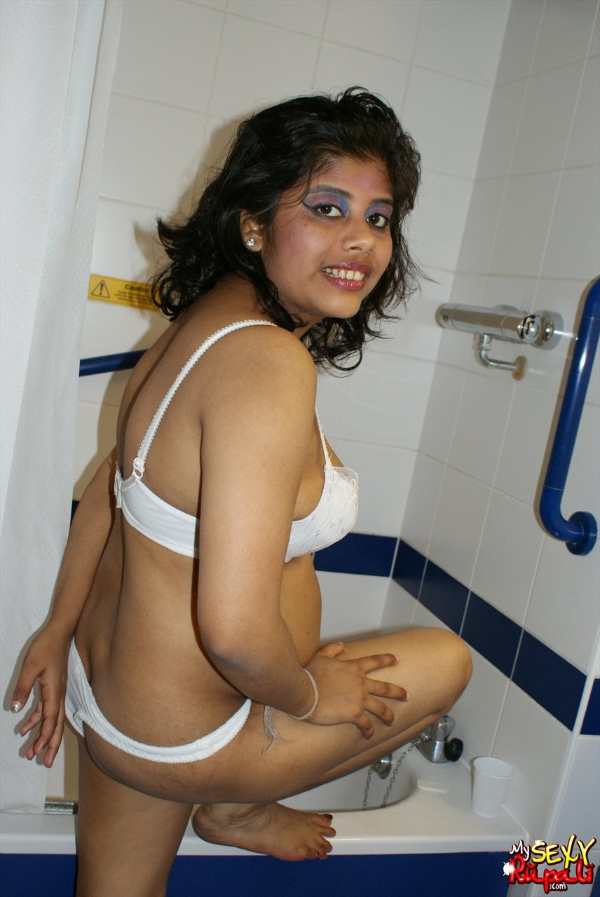My Sexy Rupali indian hottie rupali in shower ポルノ写真 #425072512
