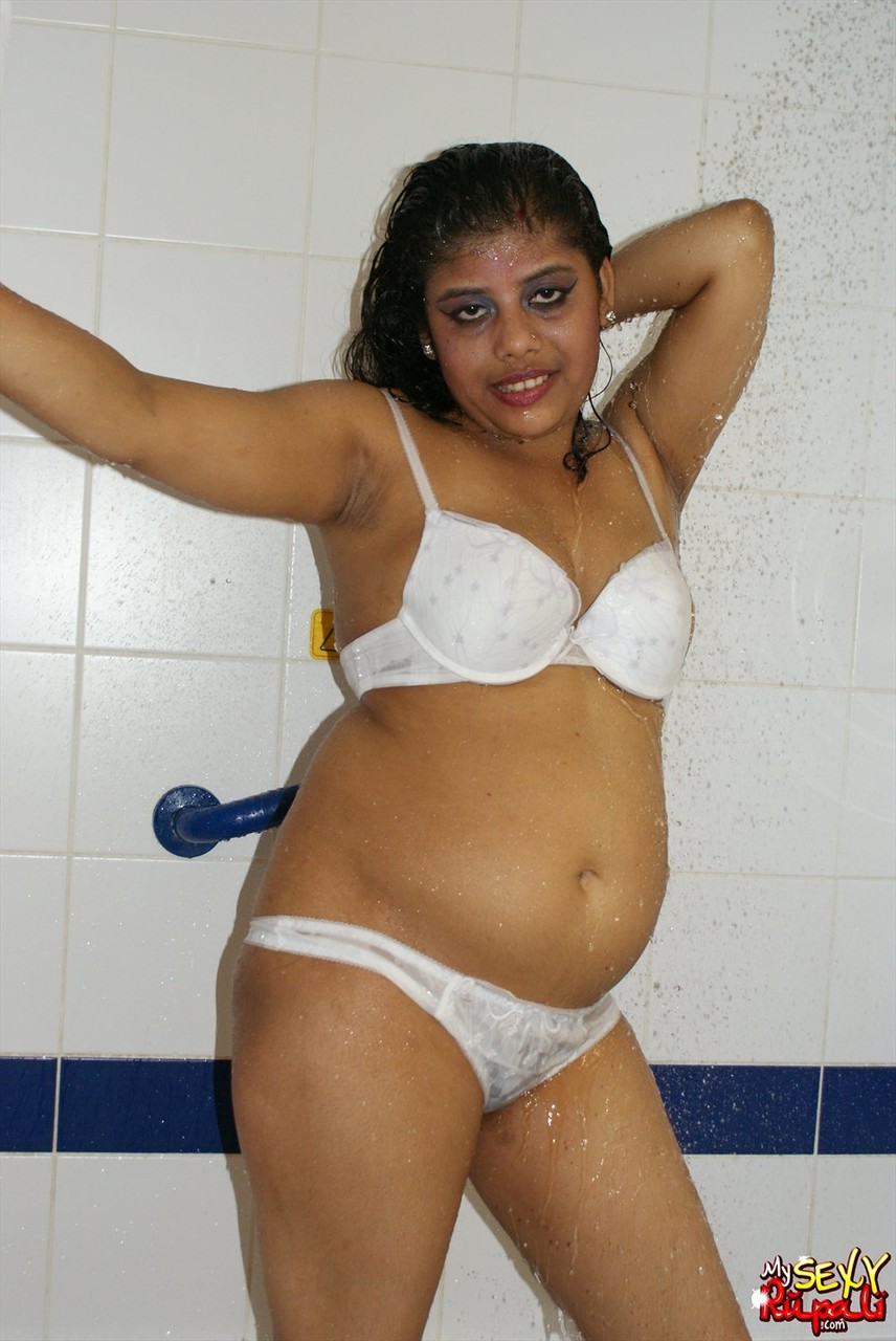 My Sexy Rupali indian hottie rupali in shower foto porno #425072516