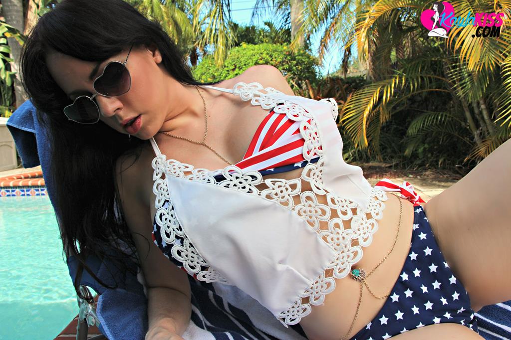 Amateur model Kayla Kiss exposes her enhanced boobs before getting in the pool 色情照片 #428597127 | Kayla Kiss Pics, Kayla Kiss, Big Tits, 手机色情