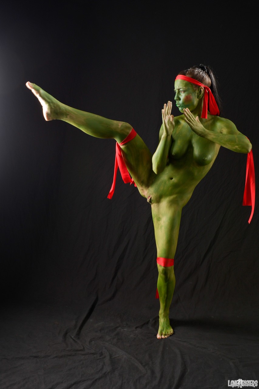 Amateur model Shana Lane shows off her Ninja moves in the nude porno fotoğrafı #423177702