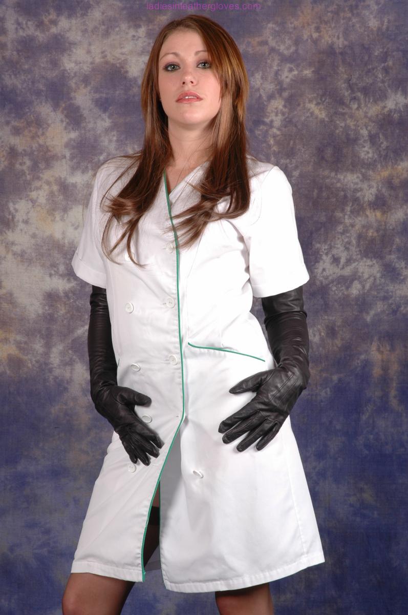 Gorgeous Nurse Sophie shows off her long sexy stockinged legs and long black foto porno #426804343 | Ladies In Leather Gloves Pics, Sophie, Nurse, porno móvil