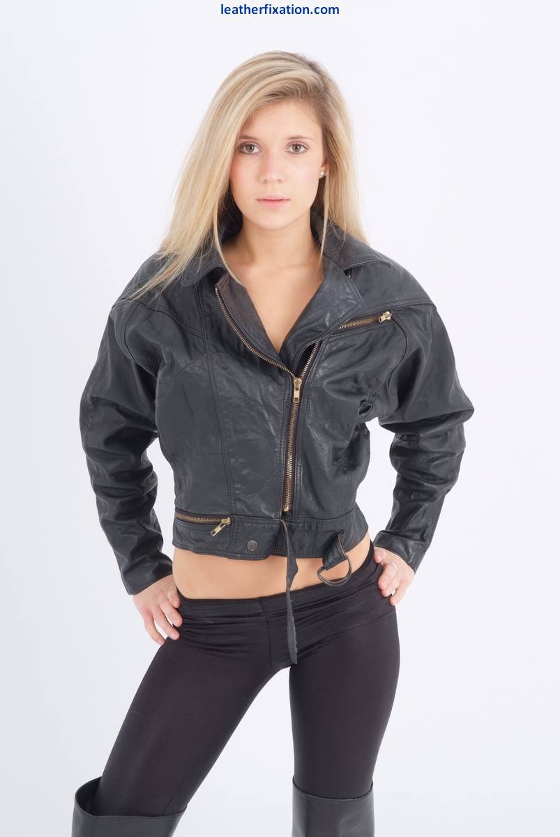 Blond chick unzips her leather jacket in a black bra and leggings ポルノ写真 #426774671 | Leather Fixation Pics, Sam, Clothed, モバイルポルノ