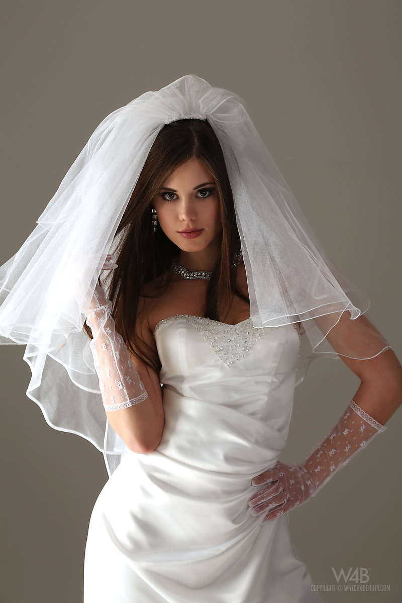 Glamour model Little Caprice strips off her wedding dress порно фото #424223962