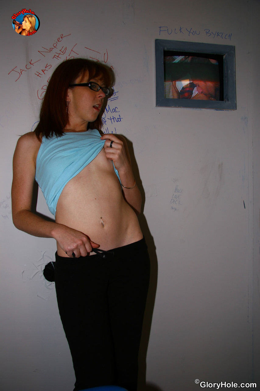 Natural redhead Trinity Post has interracial sex at a gloryhole in glasses 포르노 사진 #425090126