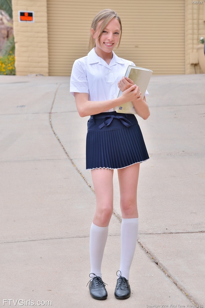 Delicious blonde schoolgirl likes spreading her twat and ramming it 色情照片 #424091393 | FTV Girls Pics, Aubrey Star, Schoolgirl, 手机色情