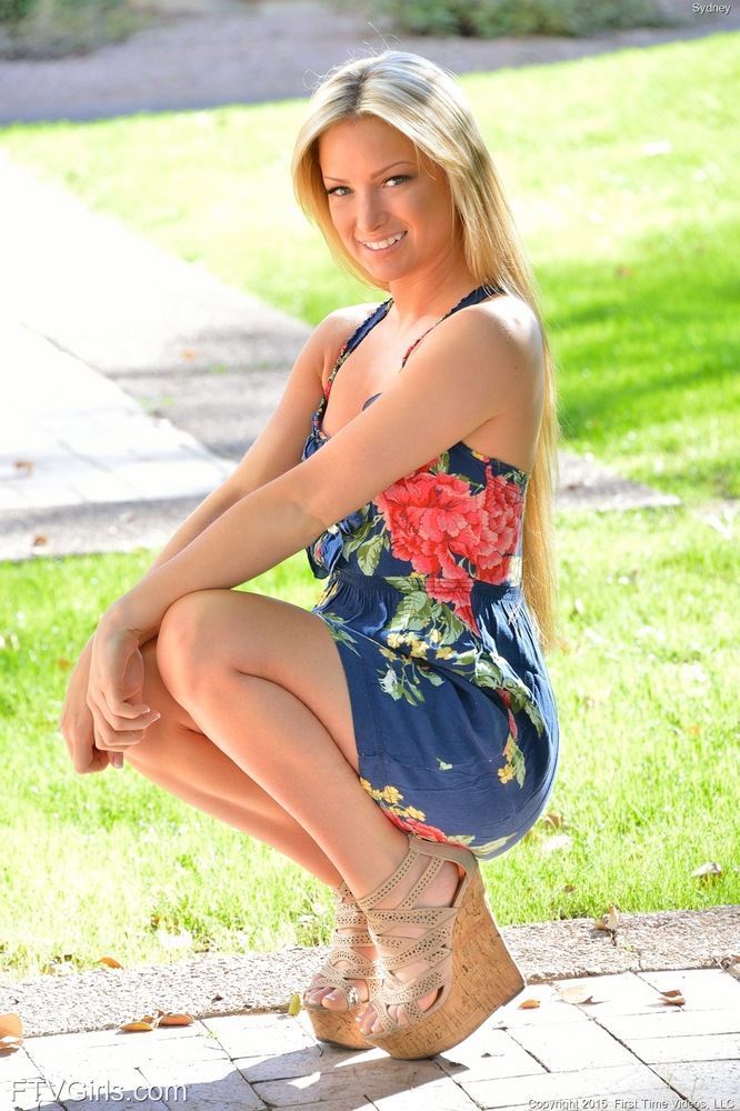 Hot blonde with long teen girl legs flashing no underwear upskirt outside 色情照片 #426746424 | FTV Girls Pics, Kaylie Karter, Clothed, 手机色情