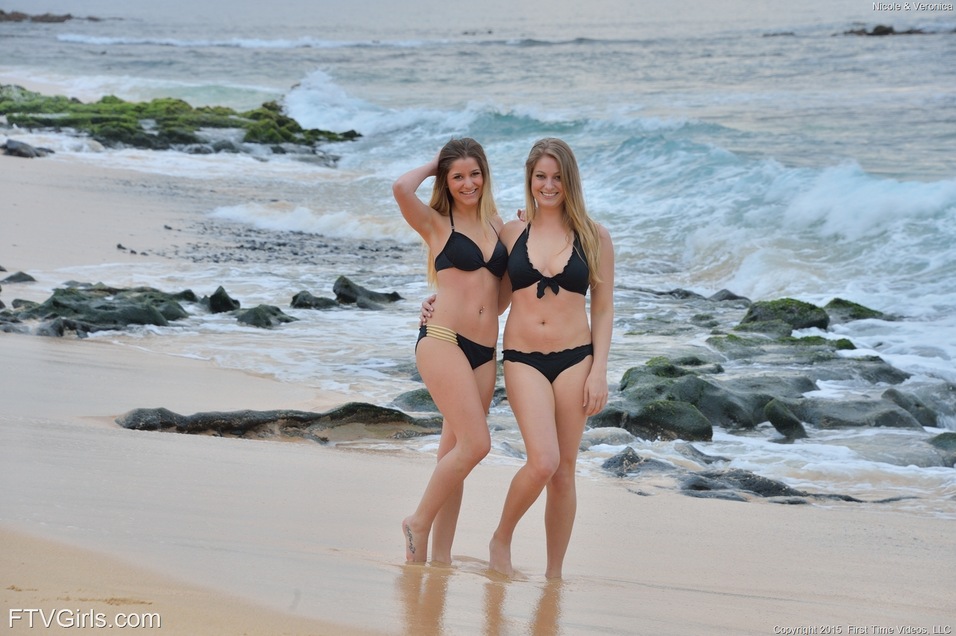 Two ravishing sex bombs enjoy spreading their cunt at the beach porn photo #422604272