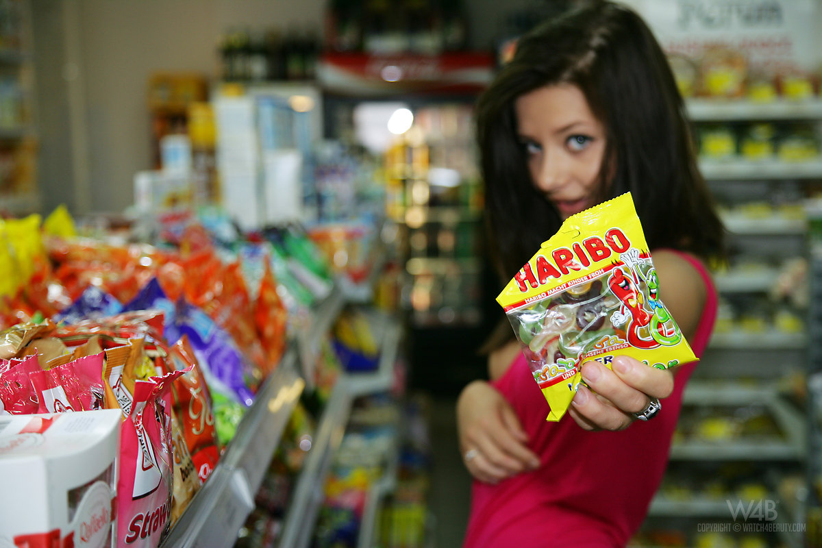 College girl shows goes around a grocery store in the nude on a dare ポルノ写真 #424815506