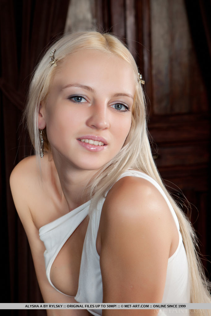 Sensual blonde teen Alysha removes her dress to show off her muff porno fotky #422999650