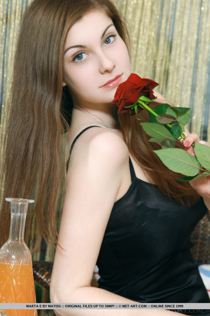 Glamourous Euro teen Marta E revealing full all natural teen breasts 色情照片 #423471915