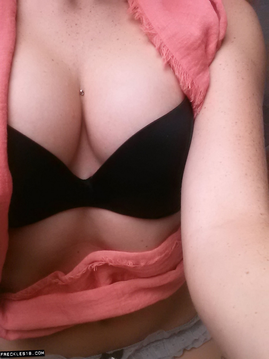 amateur bra cleavage selfie thong