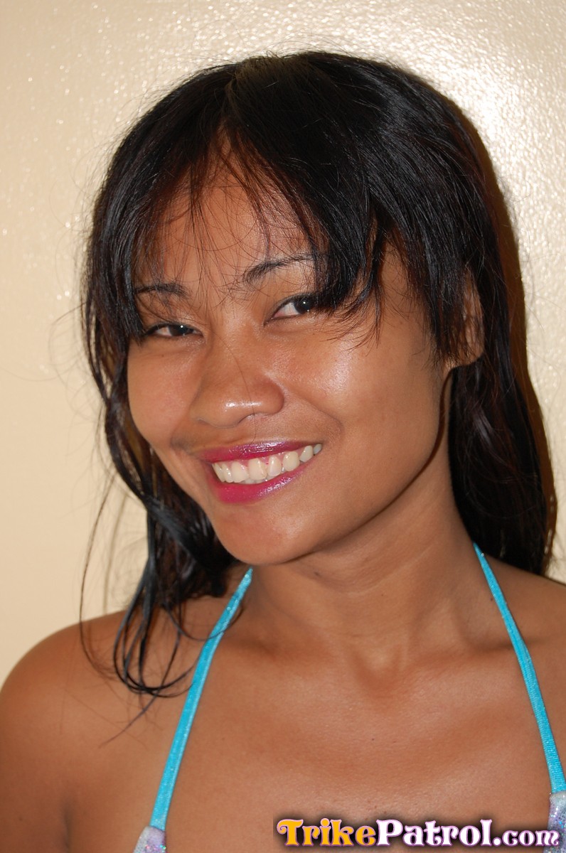 Filipina girl Wayana dildos her asshole after sucking cock in her bikini foto porno #424865657