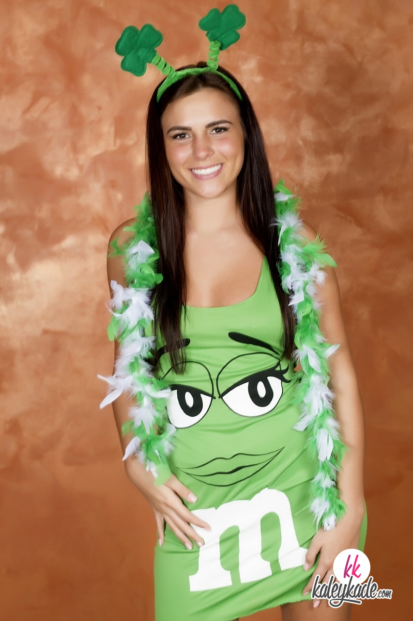 Amateur Kaley Kade flashes while wearing a green M&M dress on St Patty's Day 포르노 사진 #428613926 | Kaley Kade, Teen, 모바일 포르노