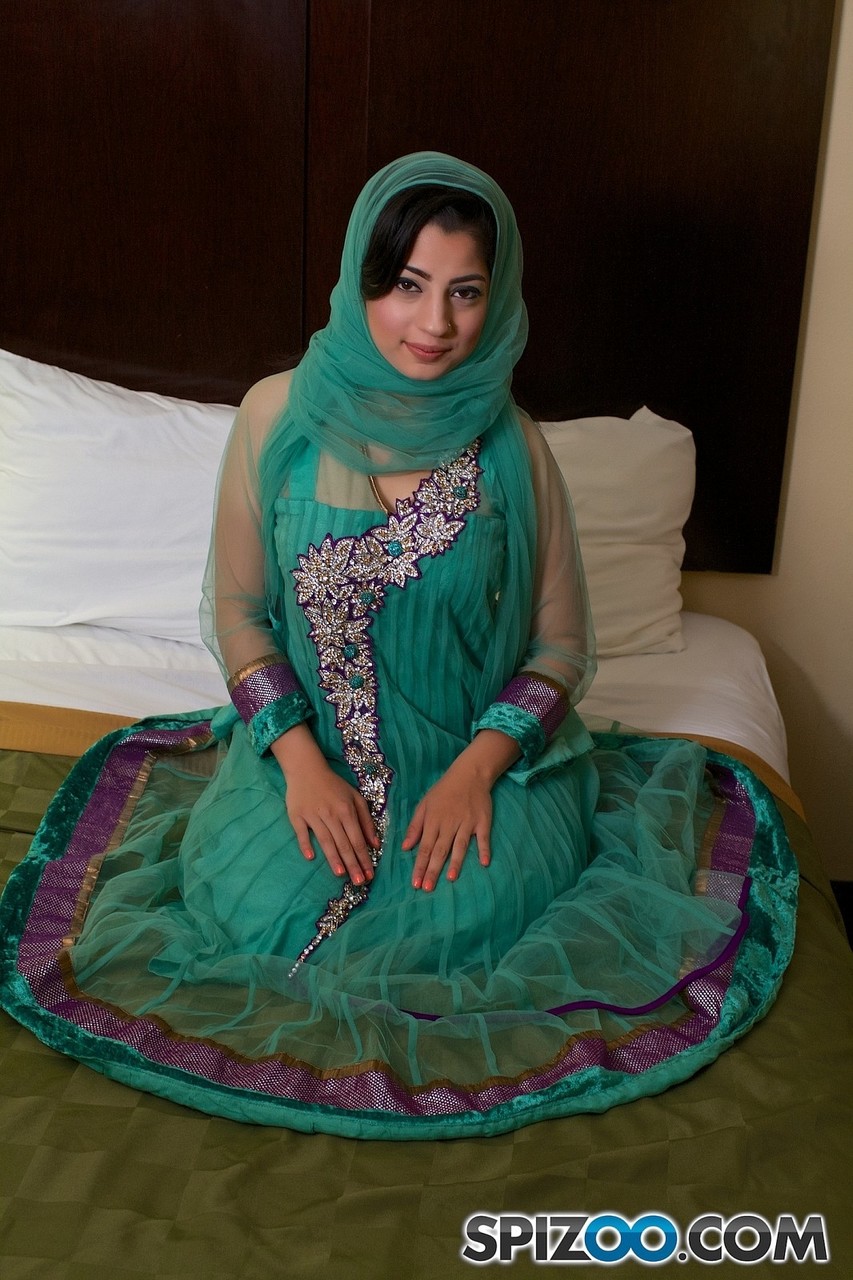 Hot dark haired Nadia Ali spreading legs, sucking penis & getting cum on face foto porno #424133517