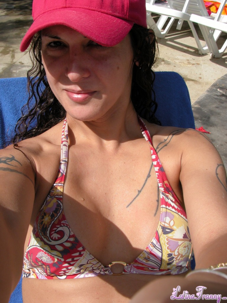Few Hot Shots Of Nikki In Cancun At The Beach