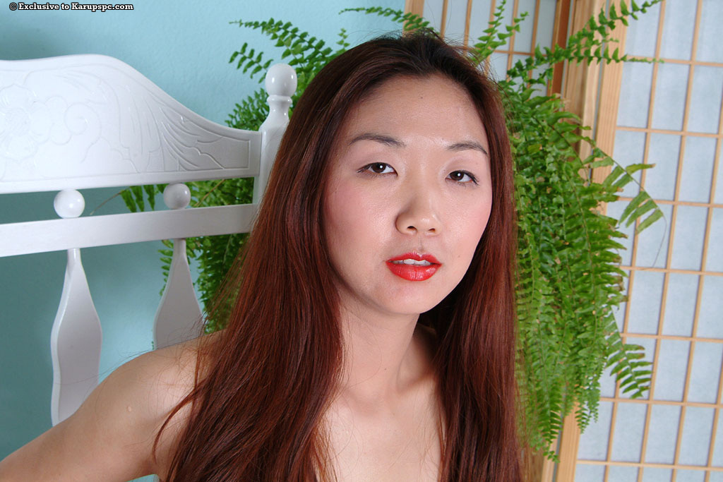 Asian teen Heidi Ho demonstrates her amateur ass and slim legs porno fotoğrafı #424334599