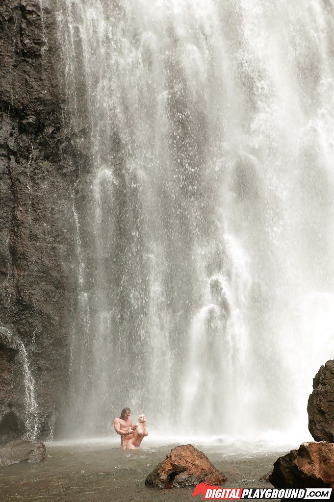 Stunning milf Jesse Jane fucks outdoor in the waterfall on cam porn photo #427795964