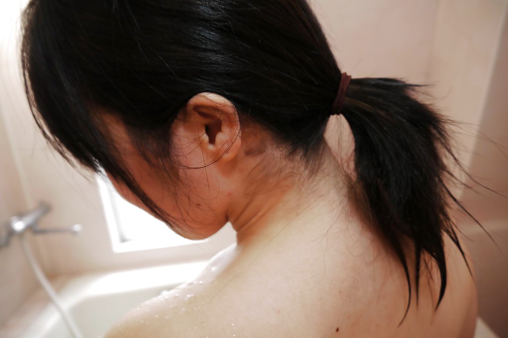 iAwe-Inspiring nude Kuwako Ooyama taking a sensational hot-wet shower 色情照片 #426814937