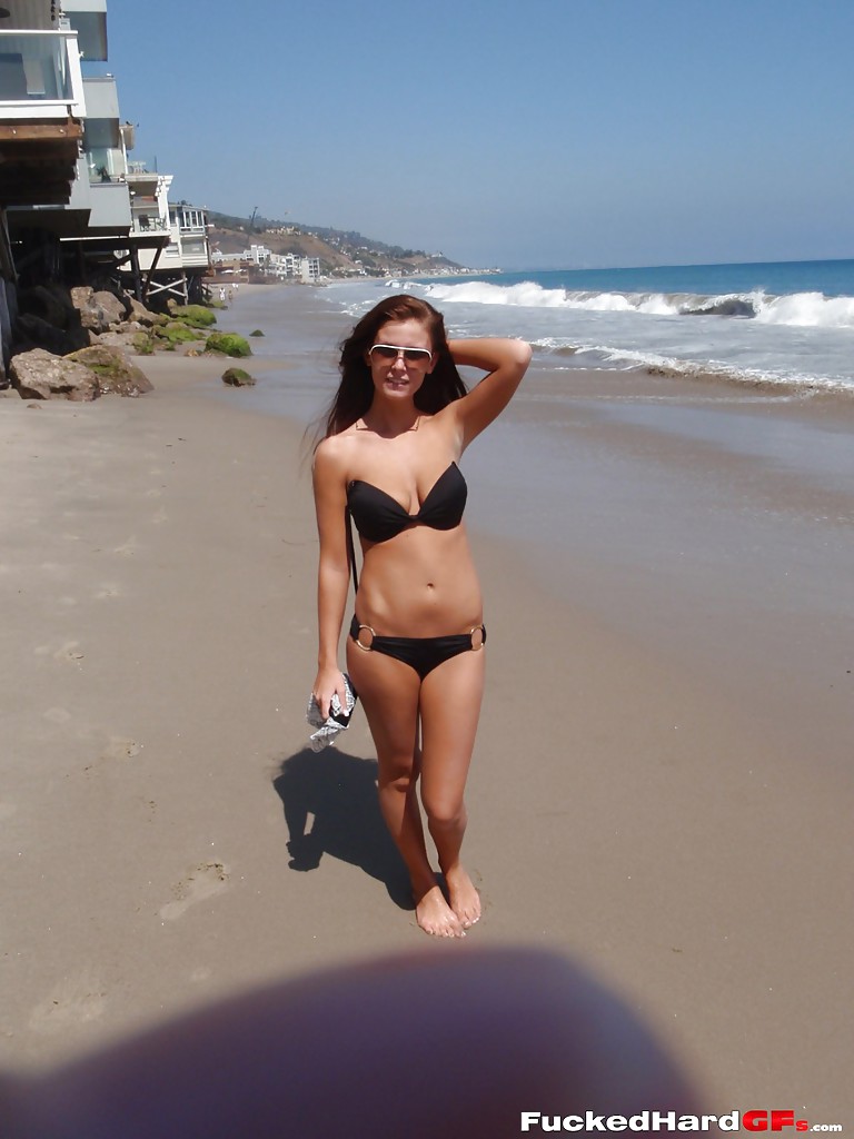 Enticing amateur teen Whitney has some fun at the beach with her man 포르노 사진 #424892597