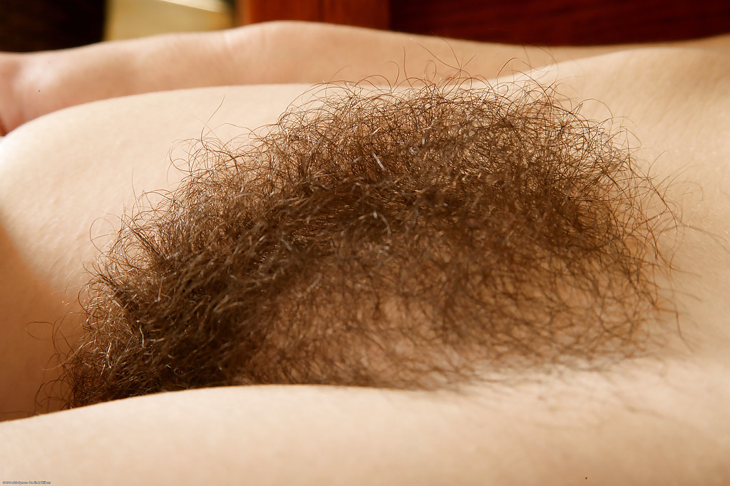 Older Hairy Woman Sunshine Strips Off Skirt For Hairy Muff Close Ups