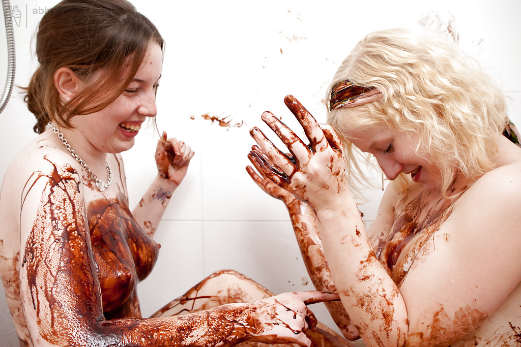 Wild food fetish sex in shower between lesbians Crystal S and Elsbeth foto porno #428295133