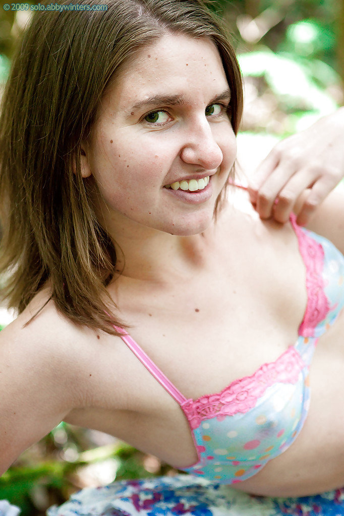 Pretty 18 year old first timer Elizabeth H shows off skinny body outdoors foto porno #422457911