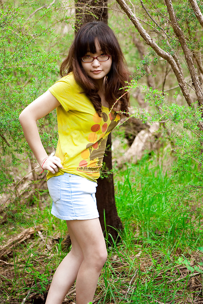 Petite Asian girl in glasses bares hairy vagina outdoors after slow strip zdjęcie porno #423795826 | Abby Winters Pics, Gita, Outdoor, mobilne porno
