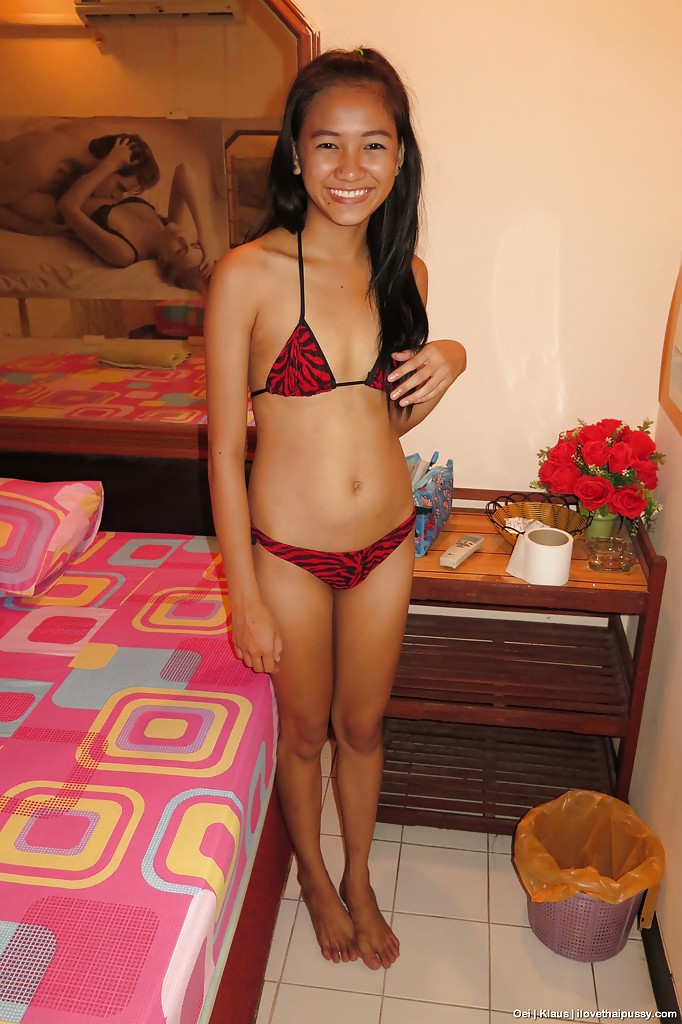 https://www.pornpics.com/galleries/petite-thai-bar-maid-removing-bikini-to-expose-smooth-pussy-28918049/