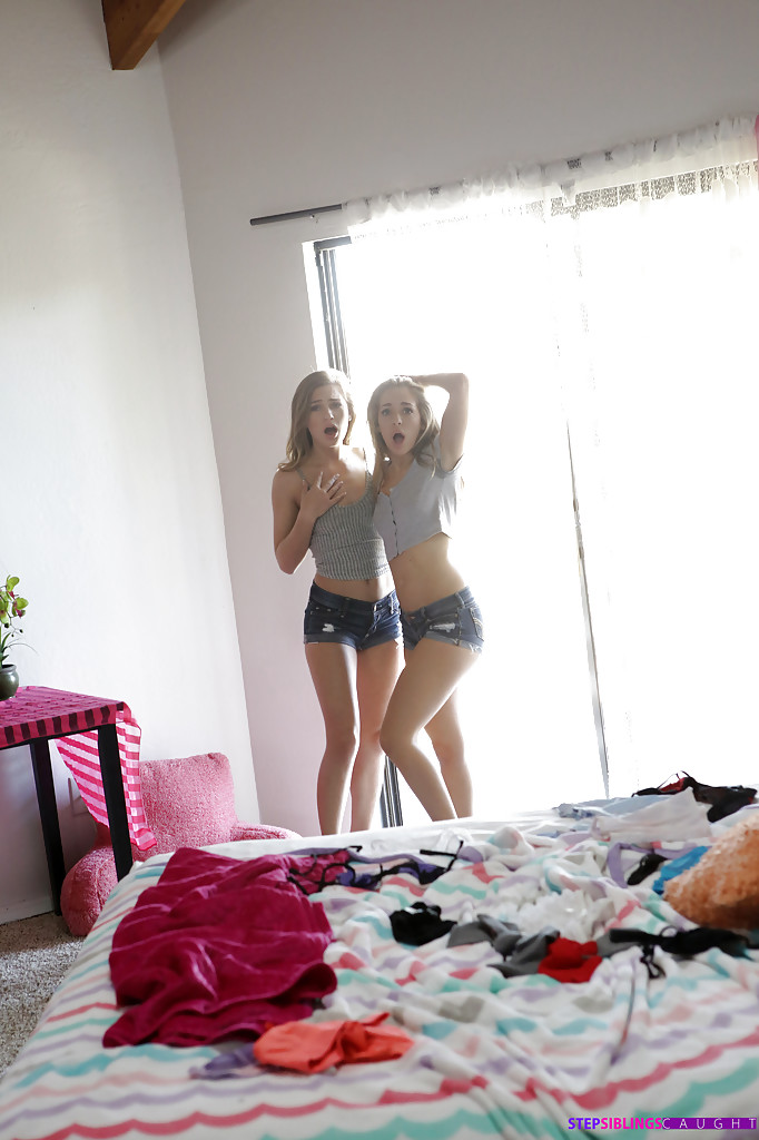 Barely legal blondes Kimmy Granger and Sydney Cole share sexy kiss порно фото #424112638 | Step Siblings Caught Pics, Kimmy Granger, Sydney Cole, Lesbian, мобильное порно
