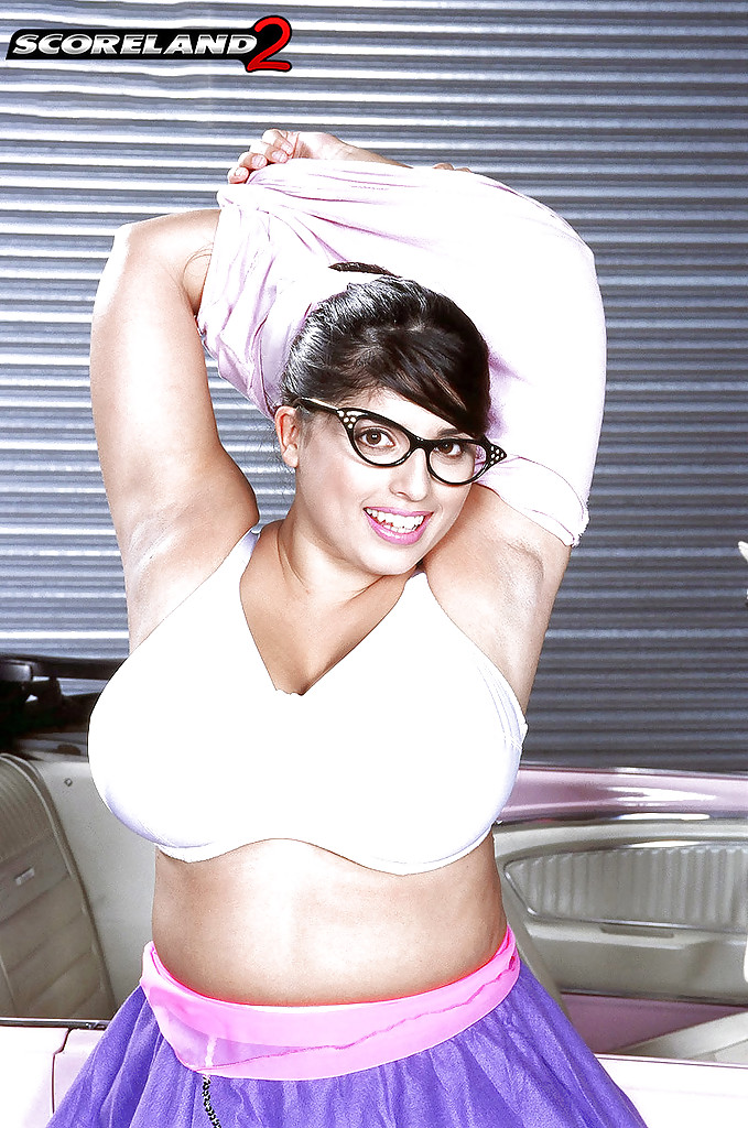 Glasses wearing European BBW Kerry Marie exposing huge MILF tits in office foto porno #428384136