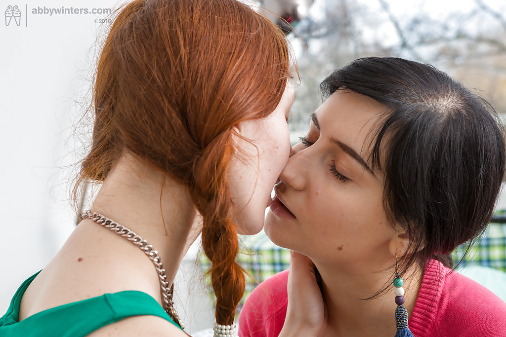 Real life Australian dykes Alina and Irina humping and grinding after kiss foto pornográfica #425073085