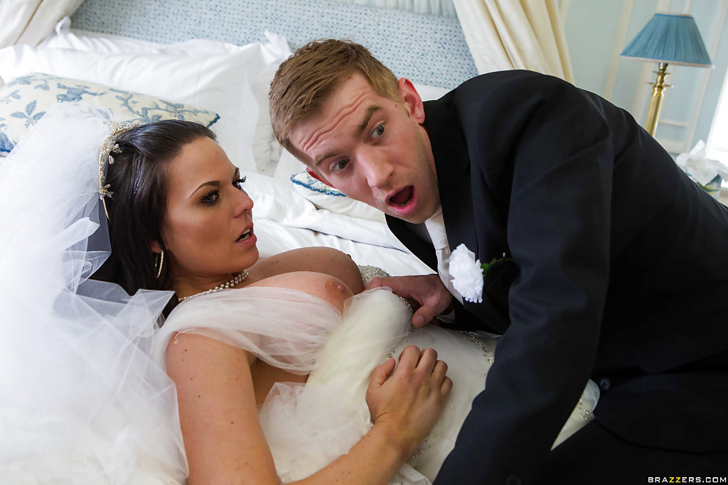 European MILF Simony Diamond giving big cock oral sex in wedding dress foto porno #428386192