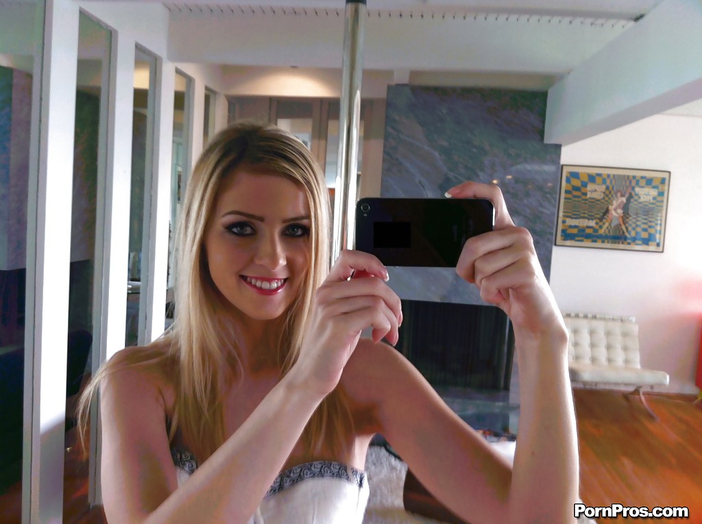 Sexy blonde ex-gf Abigaile Johnson showing off white panties and ass zdjęcie porno #427029234 | Real Ex Girlfriends Pics, Abigaile Johnson, Selfie, mobilne porno