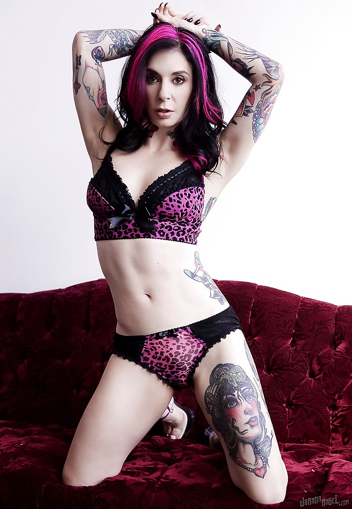 Tattoo model Joanna Angel removes sexy lingerie to pose nude on velour couch ポルノ写真 #426685726