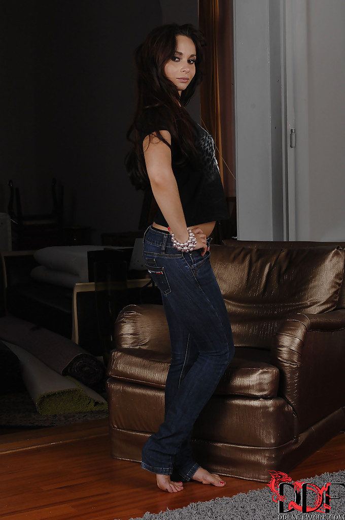 Euro model Aurelly Rebel strips off blue jeans to pose nude on leather chair foto pornográfica #425018091 | Sex Video Casting Pics, Aurelly Rebel, Brunette, pornografia móvel