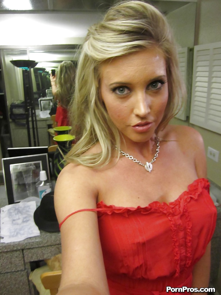 Blonde girlfriend Samantha Saint reveals her big tits and an excellent ass porno foto #425908641 | Real Ex Girlfriends Pics, Samantha Saint, Selfie, mobiele porno
