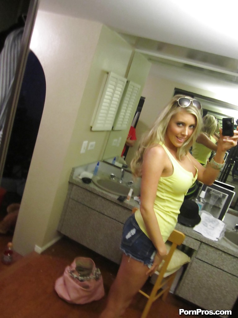 Blonde girlfriend Samantha Saint reveals her big tits and an excellent ass foto pornográfica #425521469 | Real Ex Girlfriends Pics, Samantha Saint, Selfie, pornografia móvel