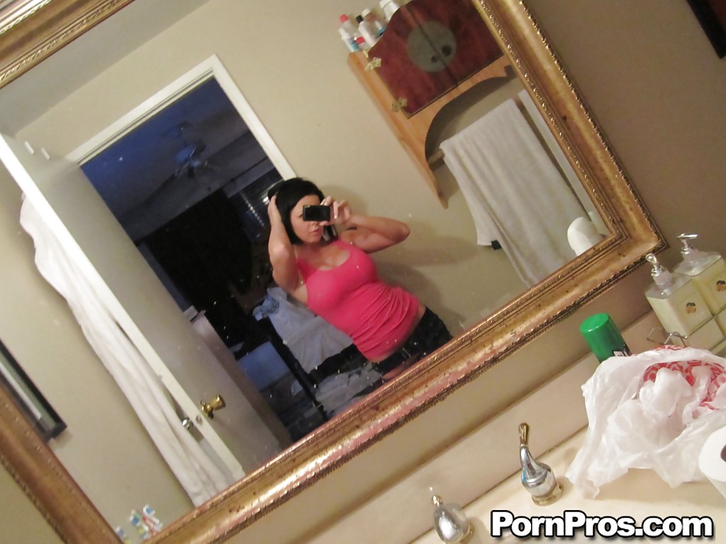 Hot Ex Gf Loni Evans Taking Selfshots Of Her Perfect Tits In Bathroom Mirror