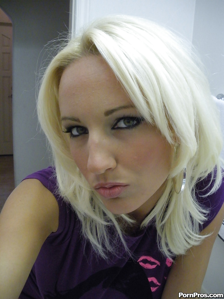 Hot blond gf Cody Love snapping selfies of her perfect tits in bathroom mirror ポルノ写真 #428613681