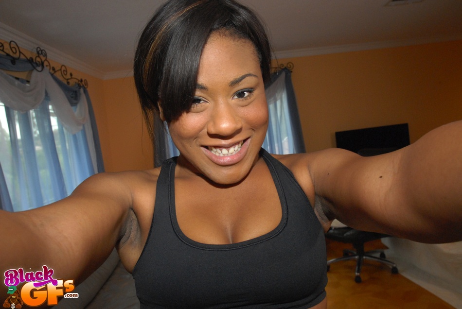 Curvaceous Ebony Siren Takes Off Her White Yoga Pants And Shows Off Her Cunt