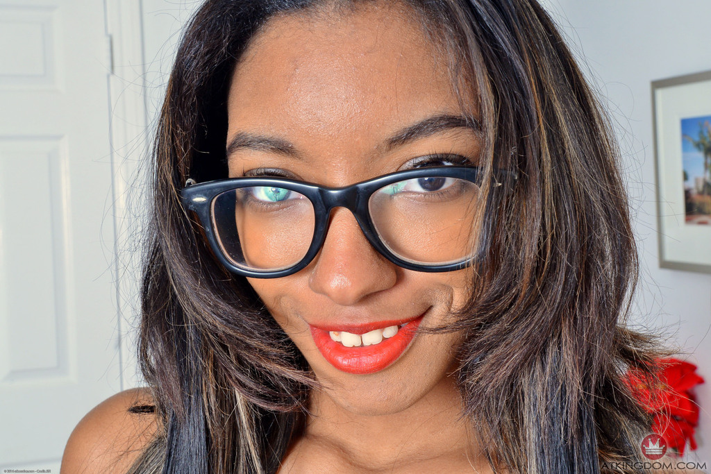 Black Amateur Raven Wilde Shows Off The Pink Of Her Pussy With Glasses On