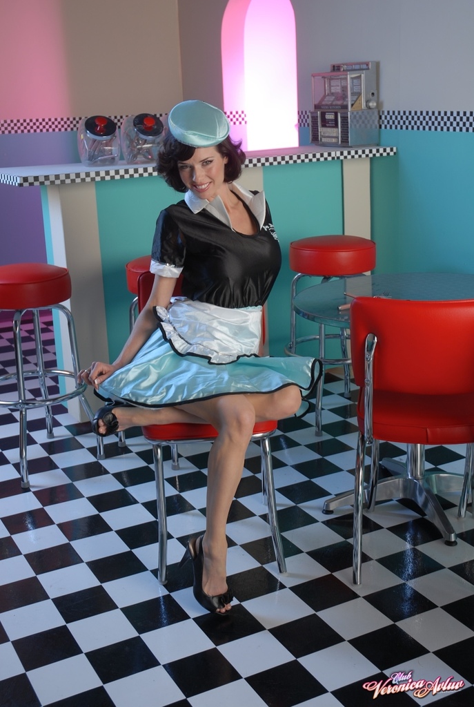 MILF Veronica Avluv strips off her waitress uniform and sheer underwear 色情照片 #423263896 | Pornstar Platinum Pics, Veronica Avluv, MILF, 手机色情