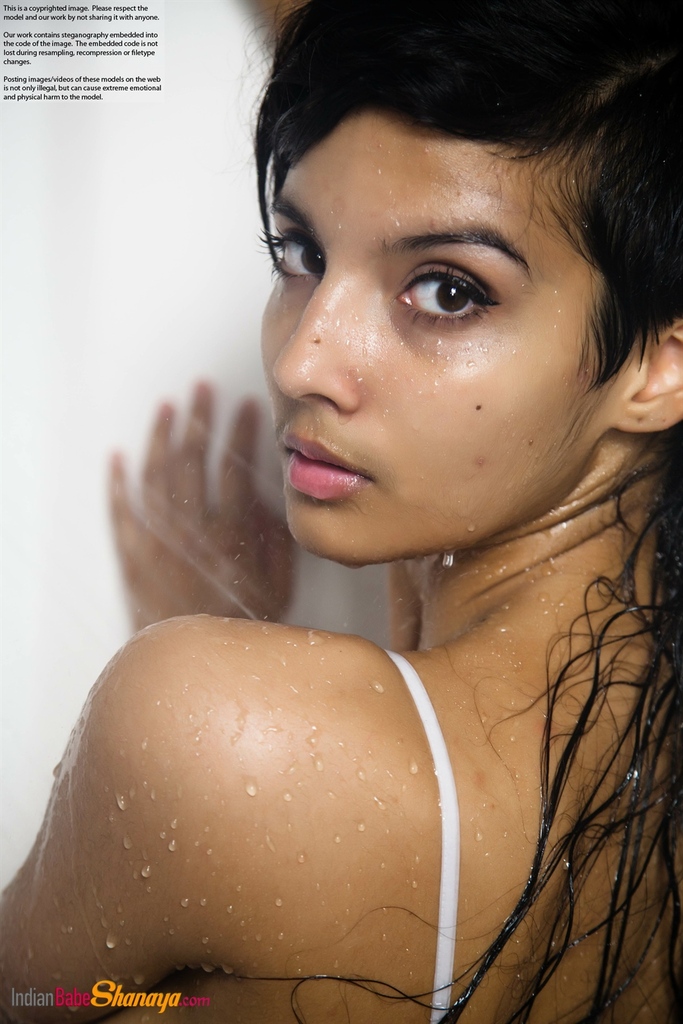 Indian solo girl takes off her wet dress to pose nude in the bathtub foto porno #423904306